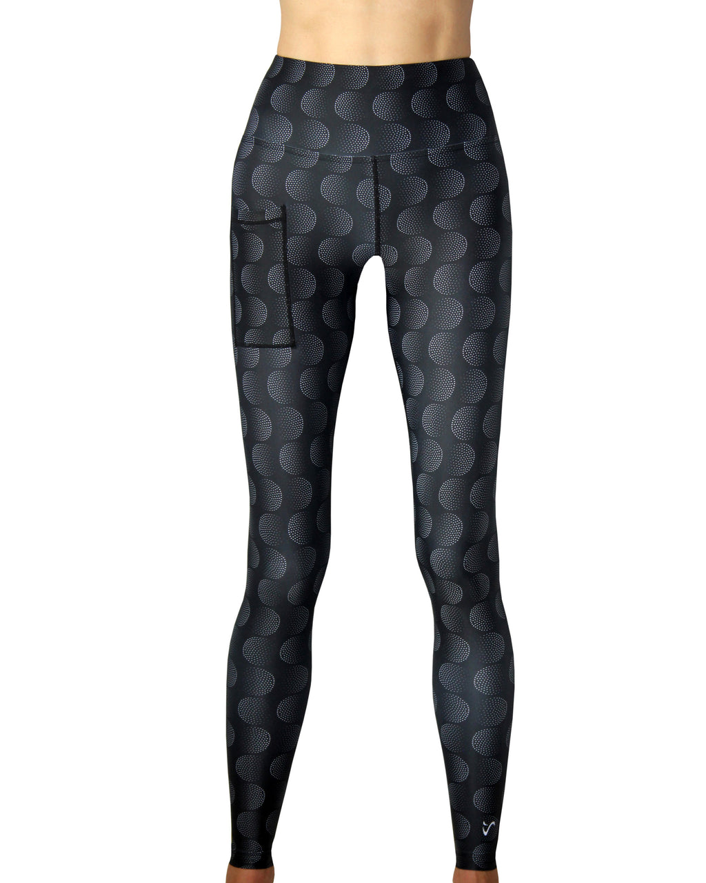 Black women's long tights for running, hiking , yoga and playing padel.  It comes with a pocket and high waistband. 