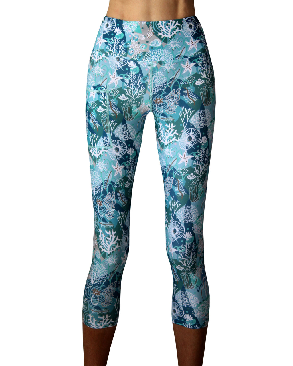 Fitness leggings for women in sport that does running, yoga, gym, workout at home, play padel, hike and do pilates. 