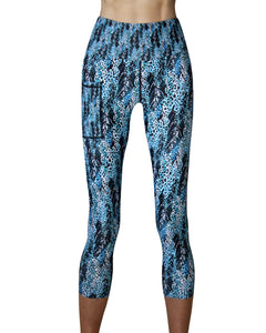 Funky cropped leggings with high waist for women who loves to run, exercise and play padel.
